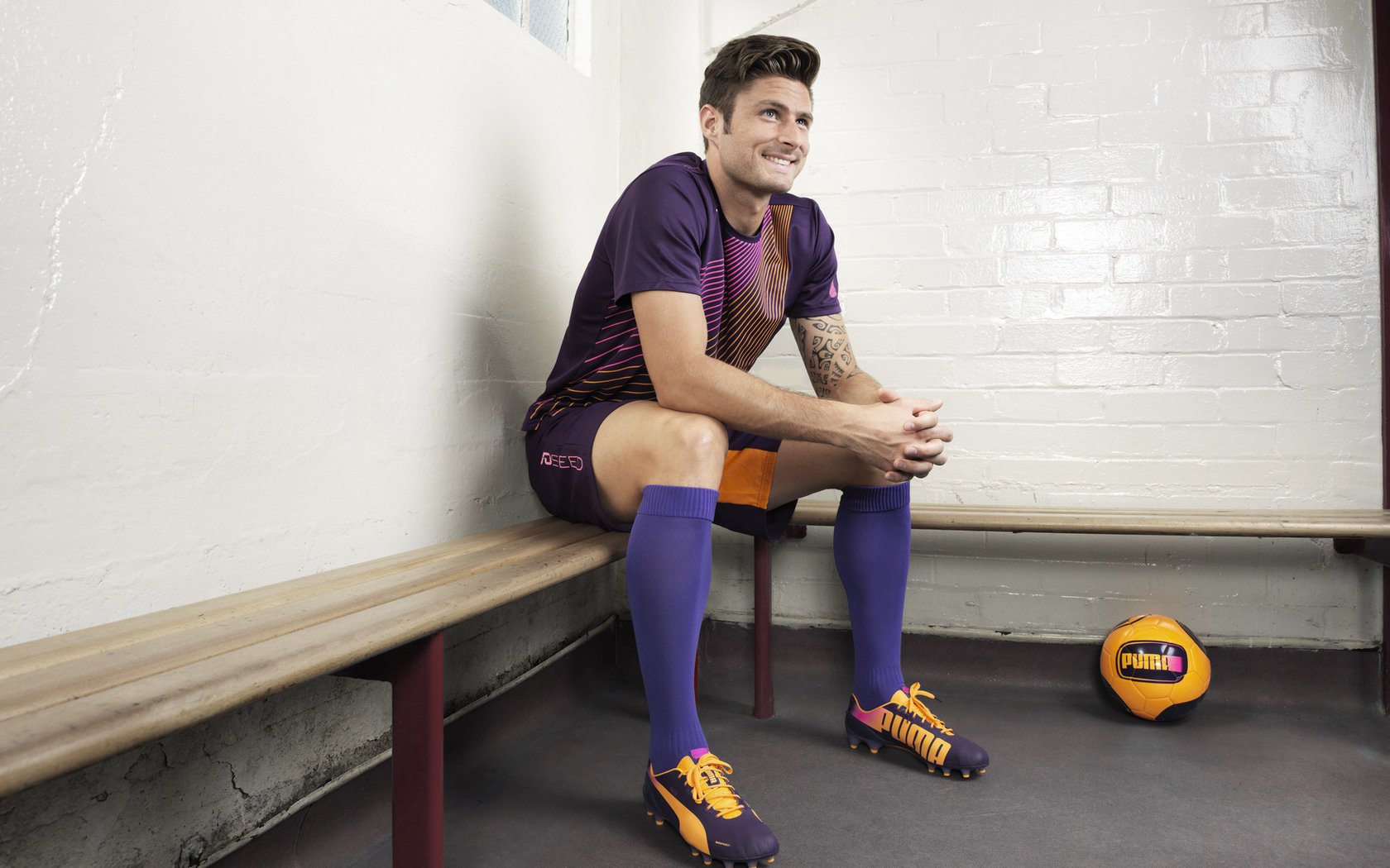 开云APP-欧冠决赛之夜,库里彻底打爆防线